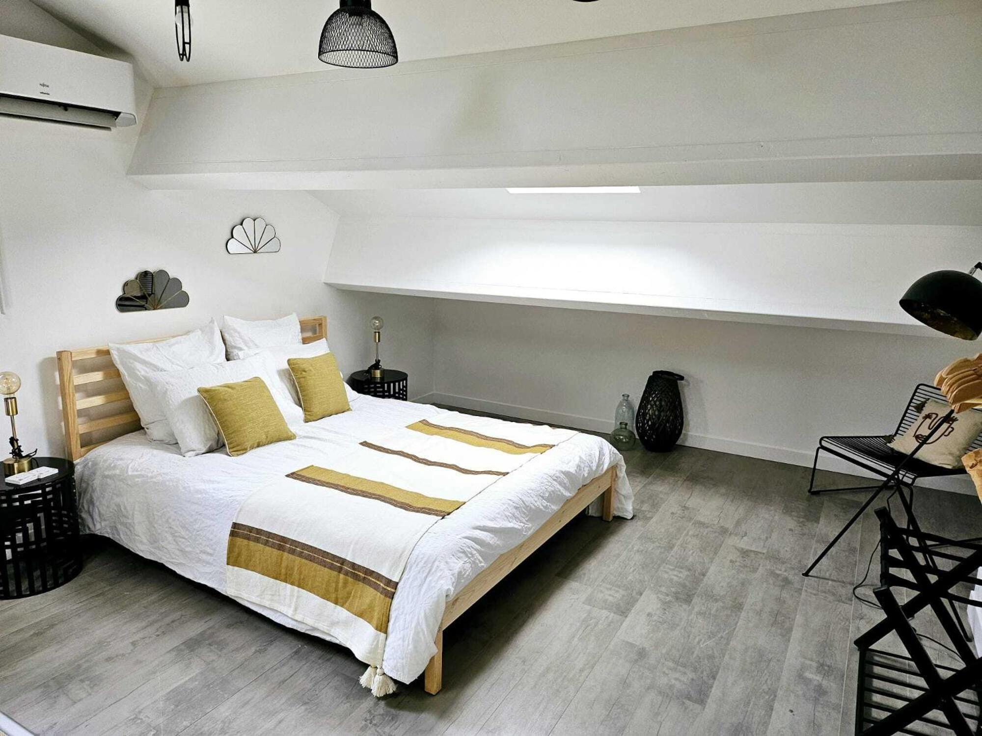 La Maison Grivolas Appartements Et Maison D'Hotes Avignon Ruang foto