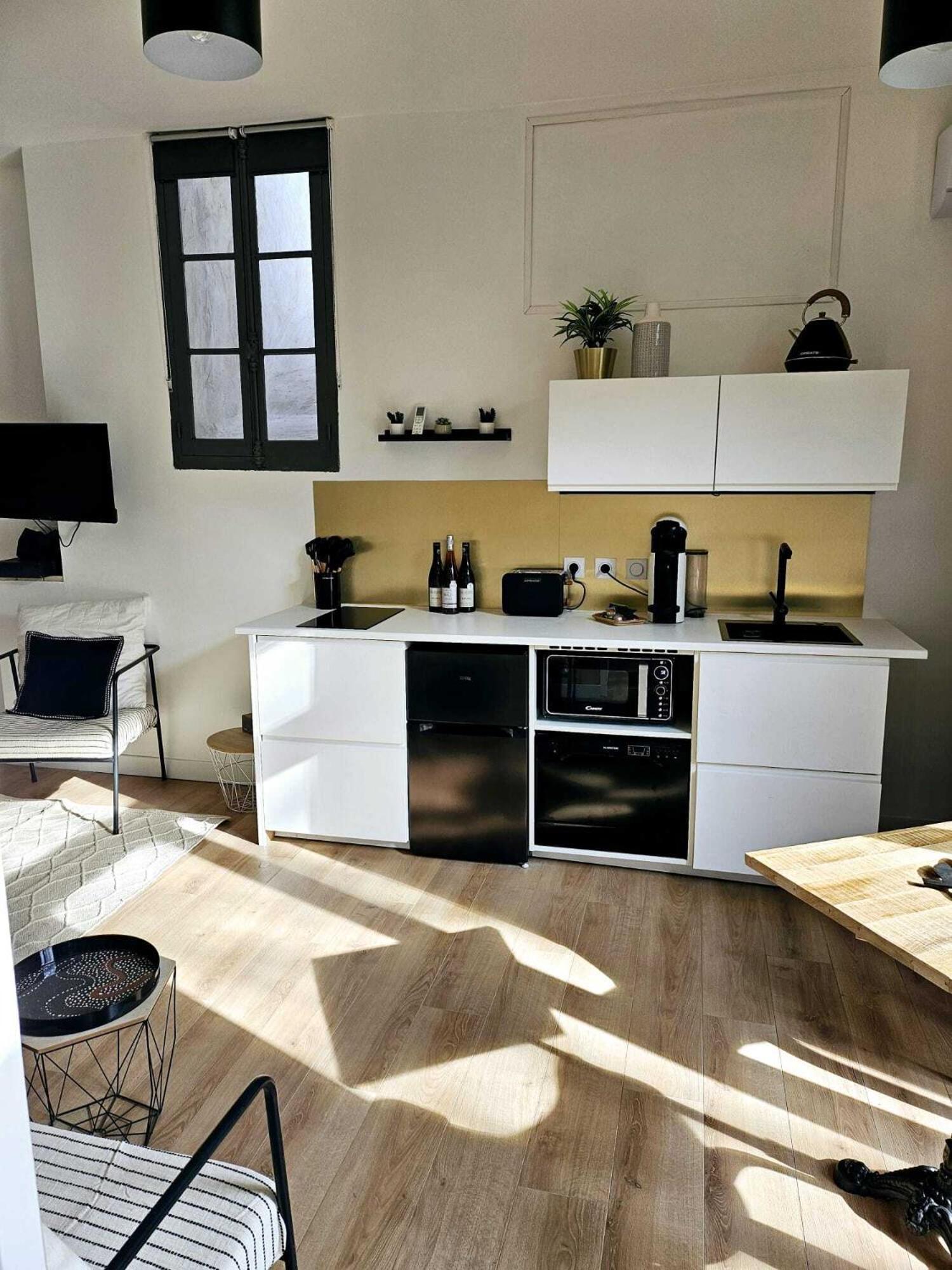 La Maison Grivolas Appartements Et Maison D'Hotes Avignon Ruang foto