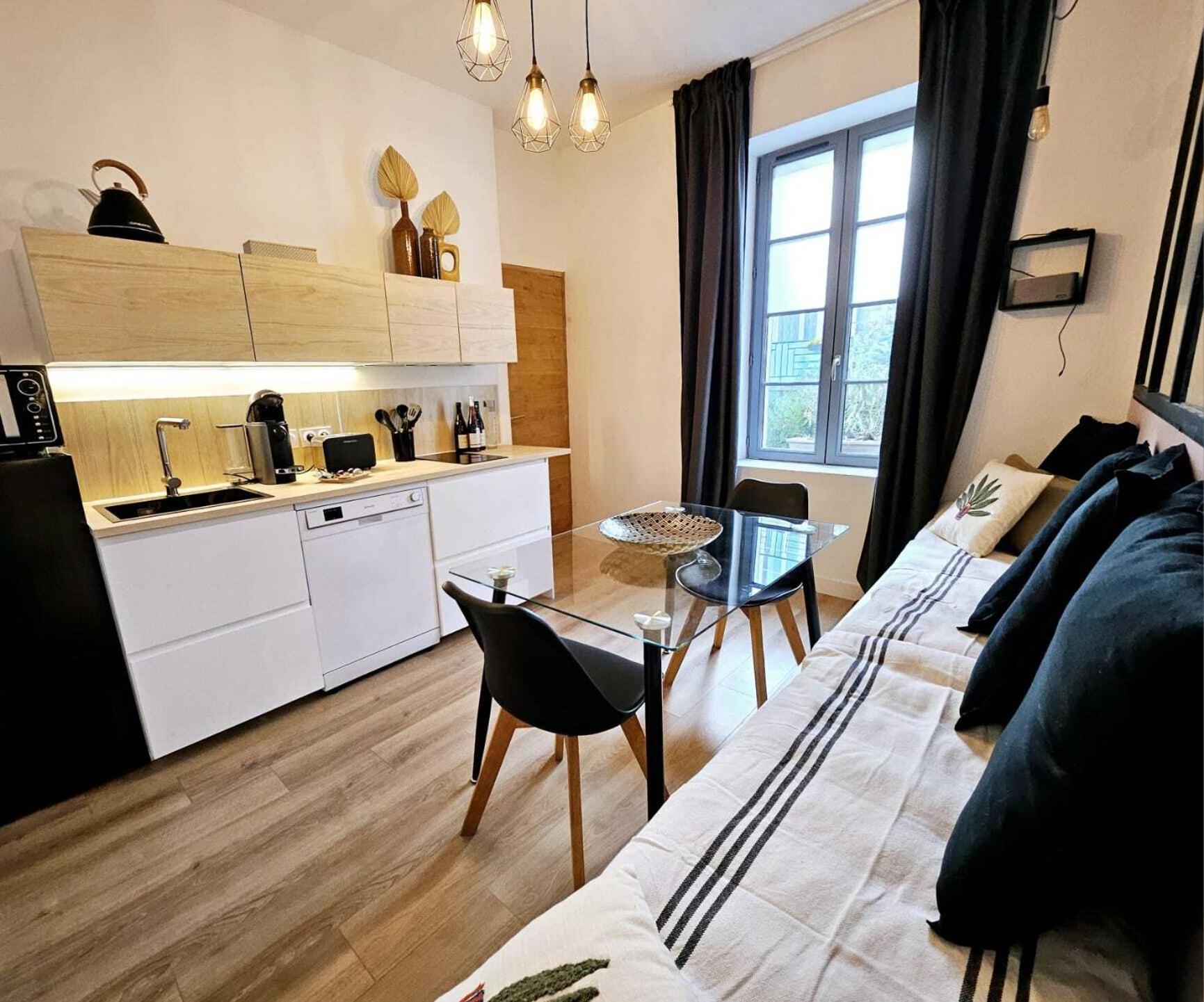 La Maison Grivolas Appartements Et Maison D'Hotes Avignon Ruang foto