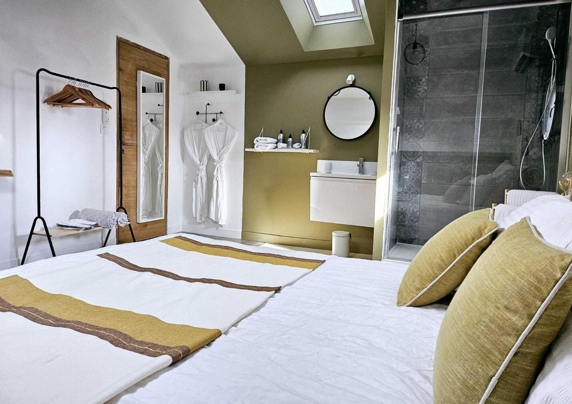 La Maison Grivolas Appartements Et Maison D'Hotes Avignon Ruang foto